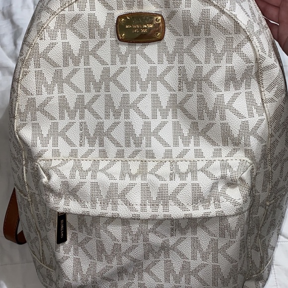 Vanilla Michael’s Kors backpack/purse/wallet set - Picture 8 of 10